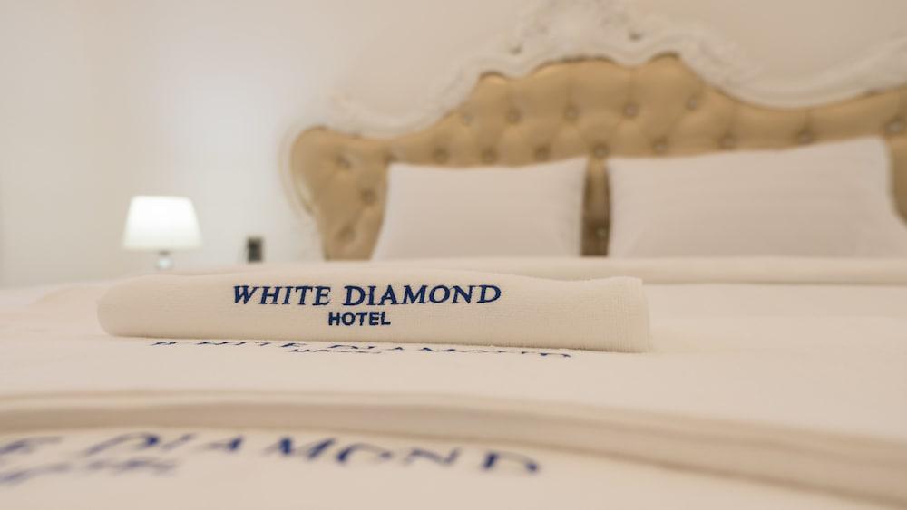 Hotel White Diamond Airport 3*