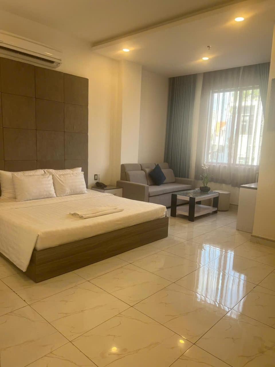 White Diamond Airport Hotel