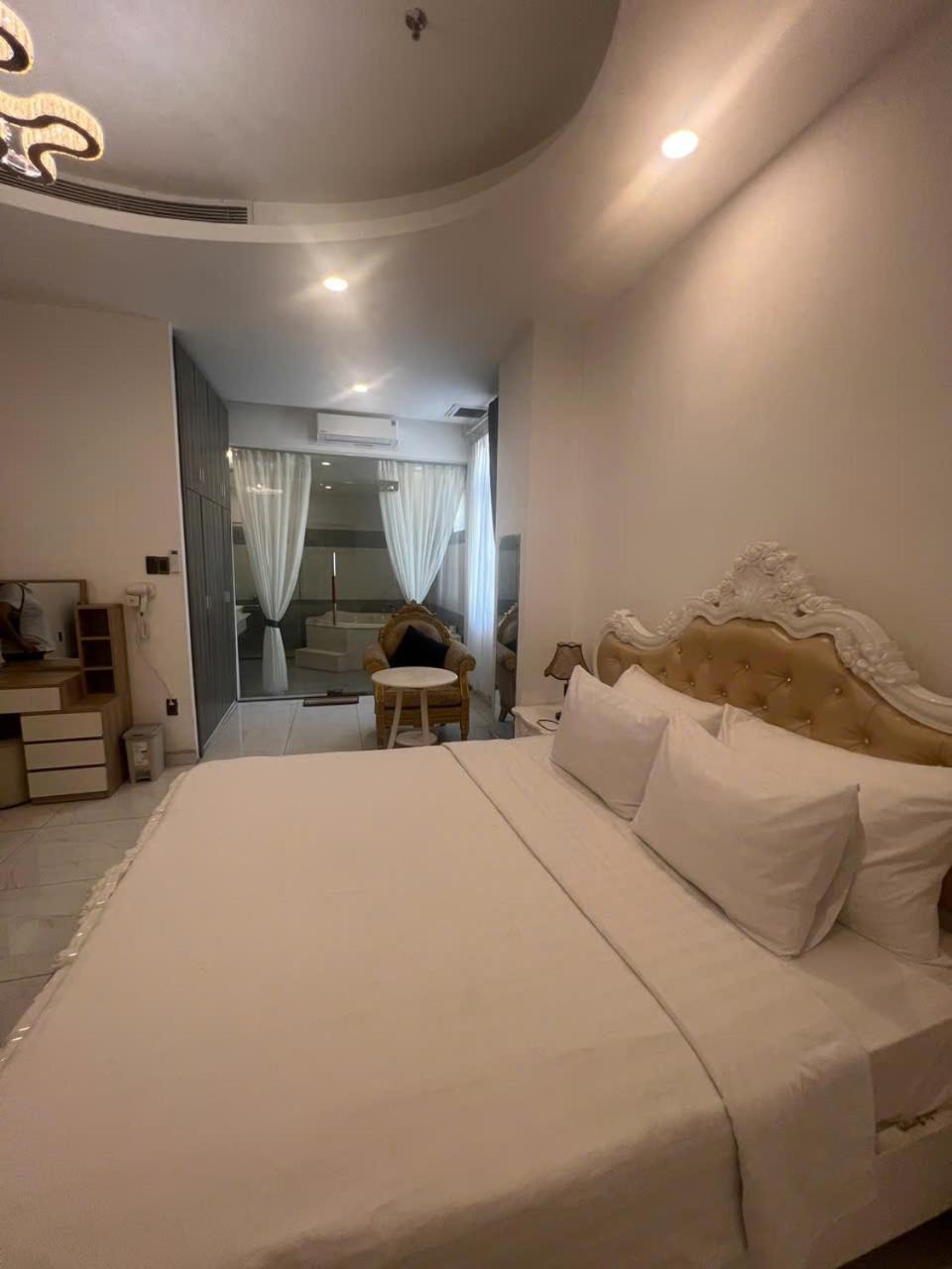 White Diamond Airport Hotel