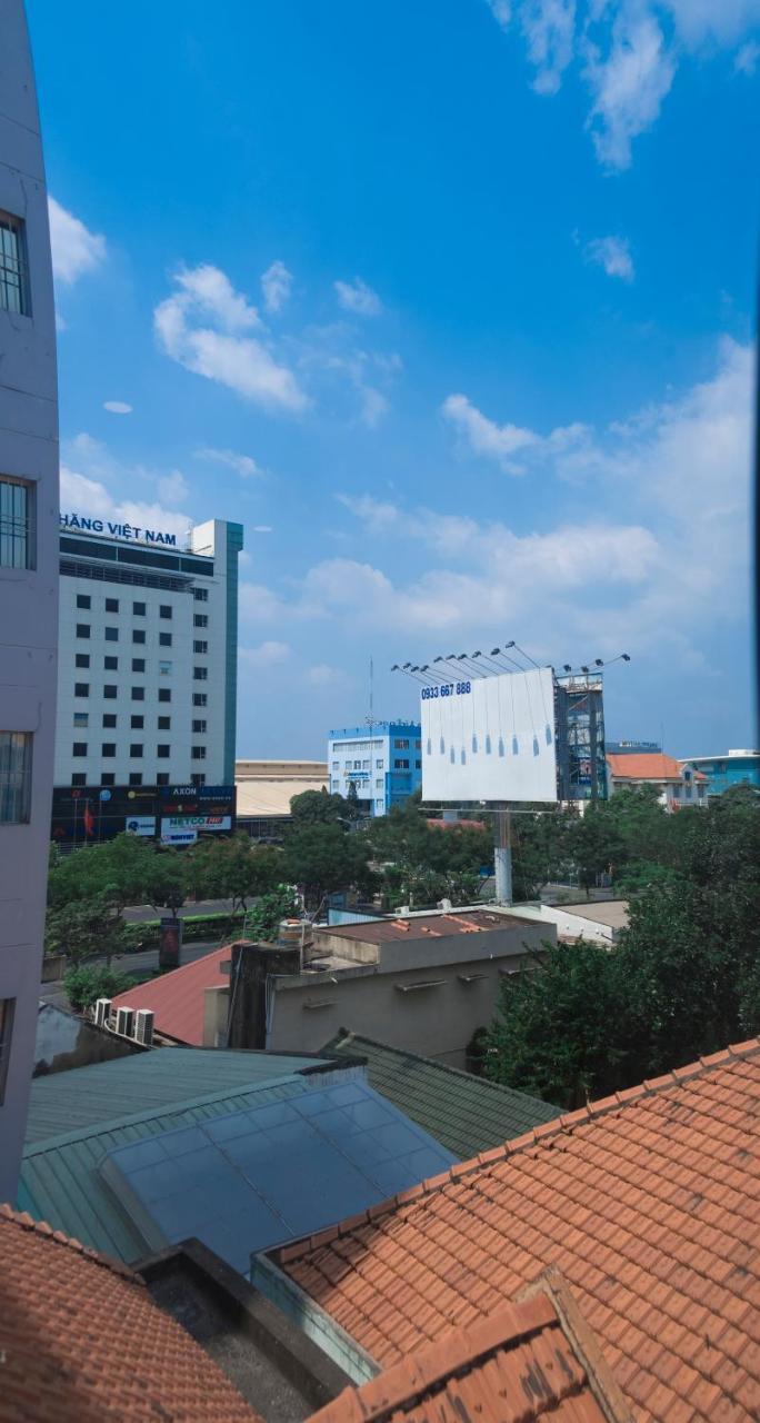 White Diamond Airport Hotel 3*
